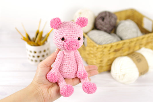 FREE PATTERN: Quincy the Small Piglet