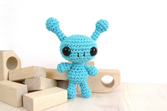 Free Pattern: Small Alien